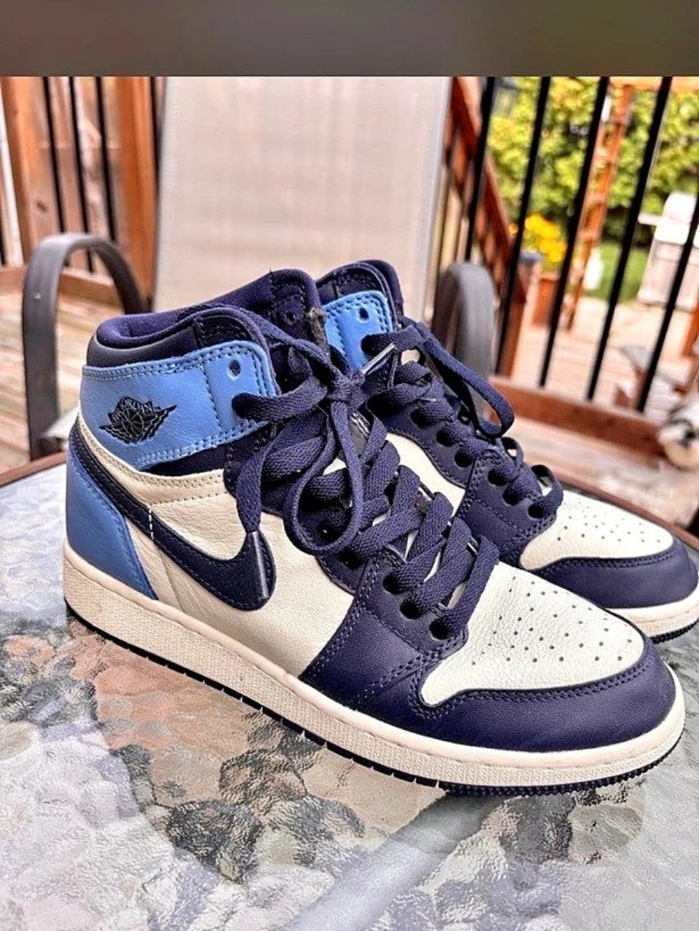 Nike Air Jordan 1 High-Top Sneakers Obsidian 5Y